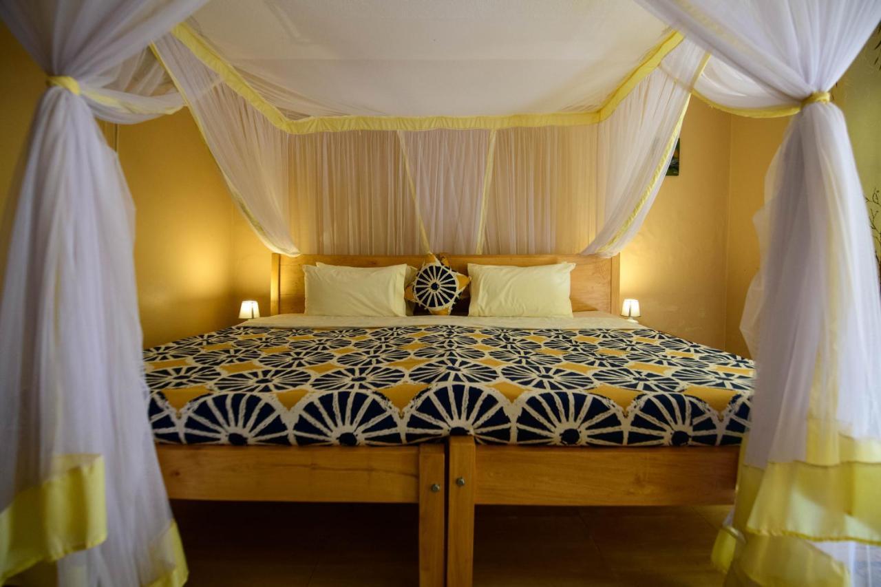 Cycad Entebbe Guest House Exterior foto
