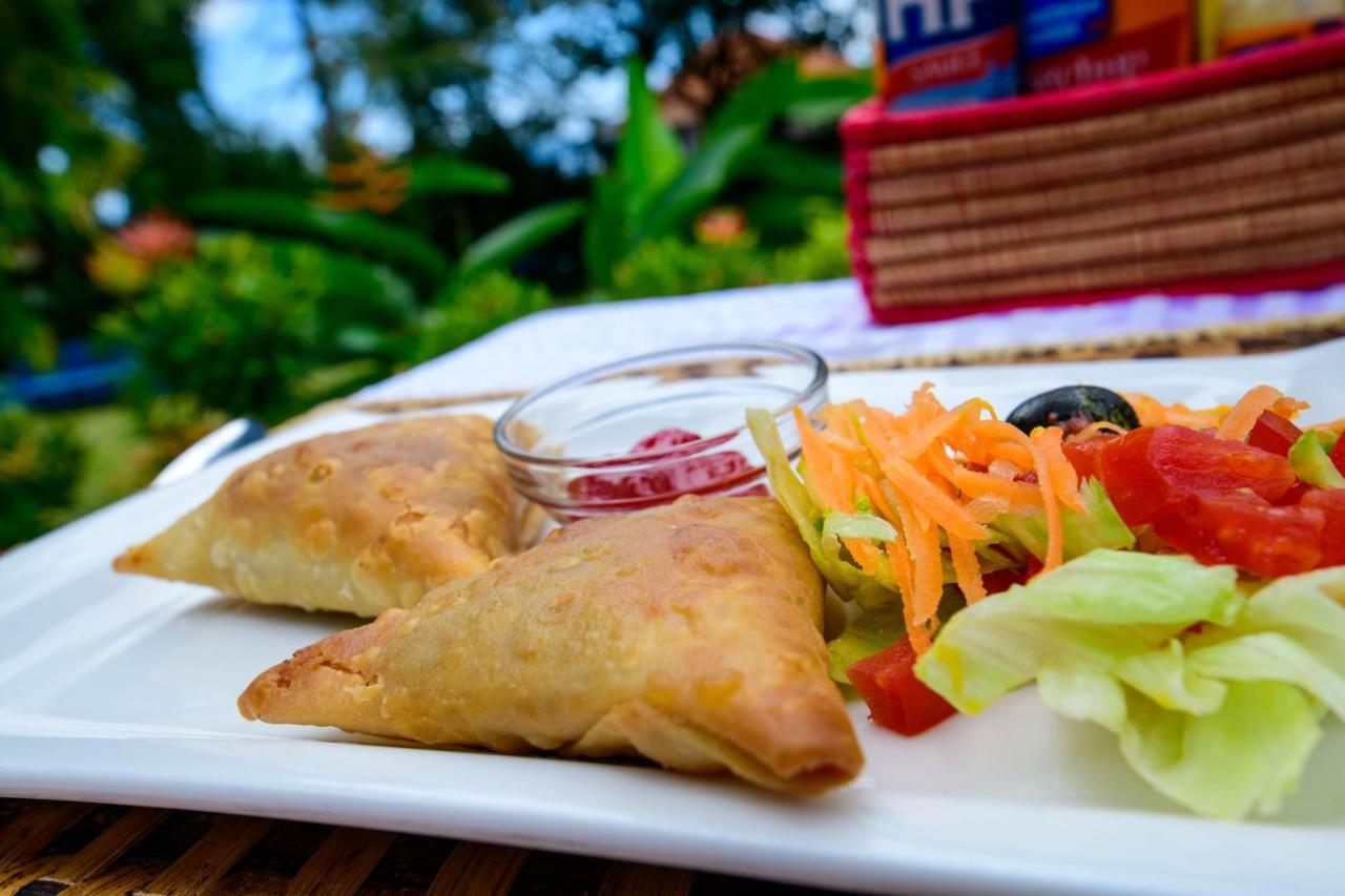 Cycad Entebbe Guest House Exterior foto