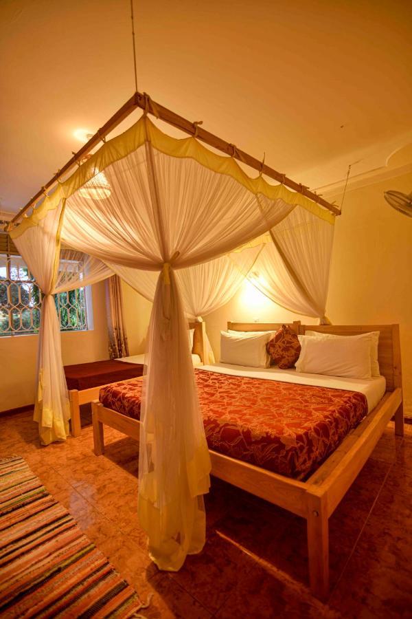 Cycad Entebbe Guest House Exterior foto