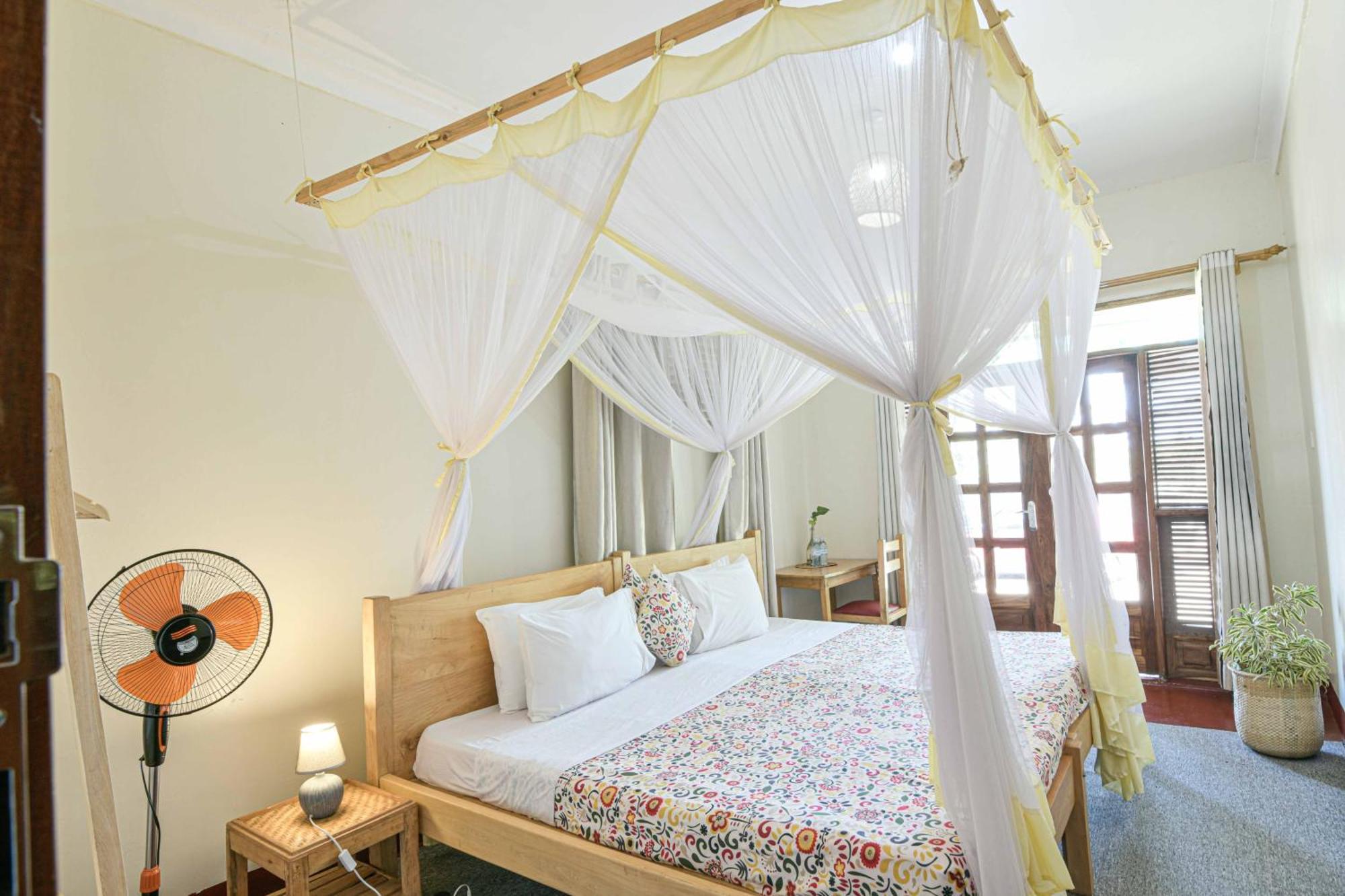 Cycad Entebbe Guest House Exterior foto